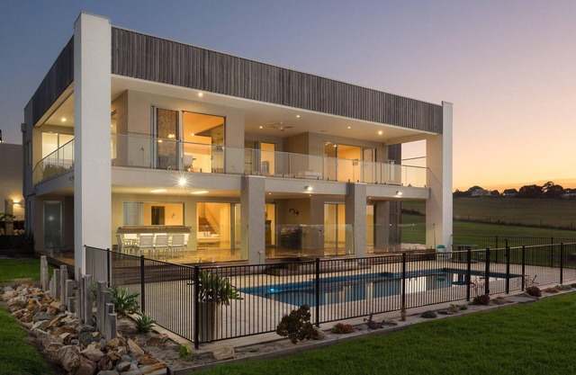 Ocean Breeze - San Remo, VIC