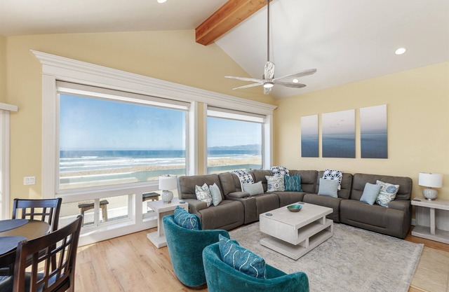 Ocean Dreams! Beach Front Home 4 bed/6 bath Sleeps 10