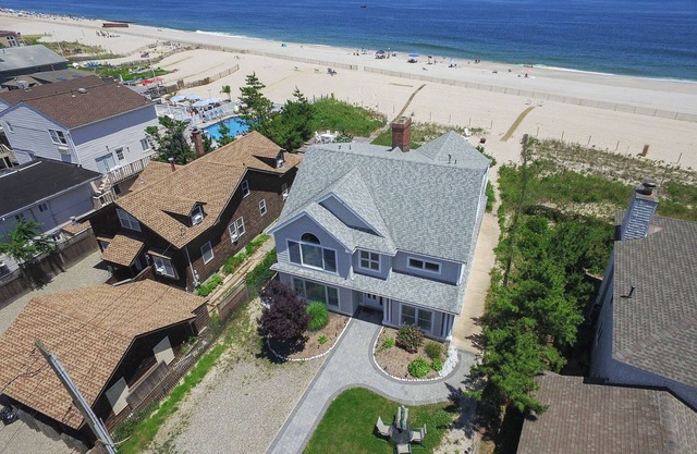 Ocean Front Beach House. À distance de marche de Jenkinsons.