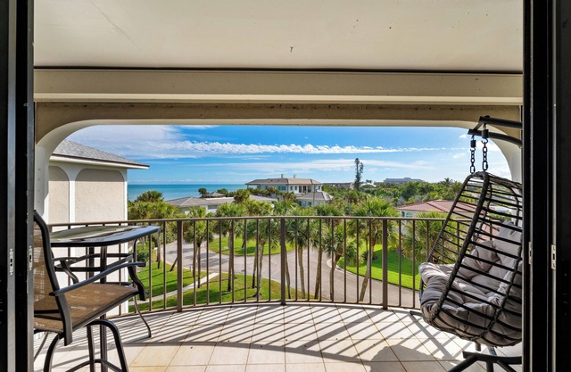 Ocean Front 2 Bedroom Condo with Tennis/pickle ball court