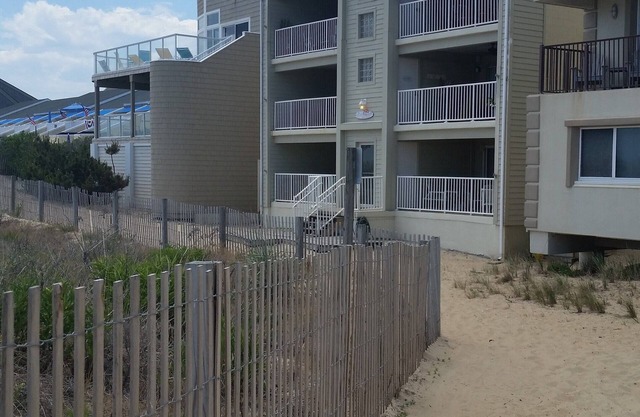 Ocean Front 2BR/2BA Condo - Midtown Location - first floor - ideal for families
