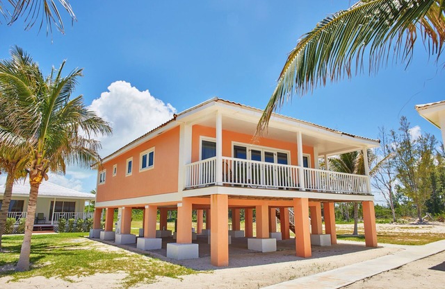 Stone Gate Beachfront Villa 3 Chambres à West Grand Bahama Island