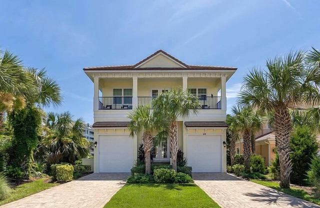 Beachfront Resort 5BR Villa w/ Pool & Wlk2 Beach