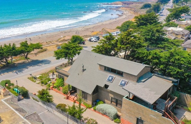 Ocean Front Beach Home on Moonstone, Multiple decks, game room and views!