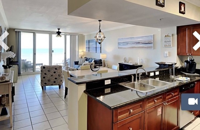 Ocean Front Condo 2bedroom & Bunk, Near Pier Park