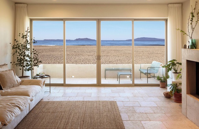 OCEAN FRONT - HIGH END - ON THE SAND - Zenview - 4-bedrooms - Serene