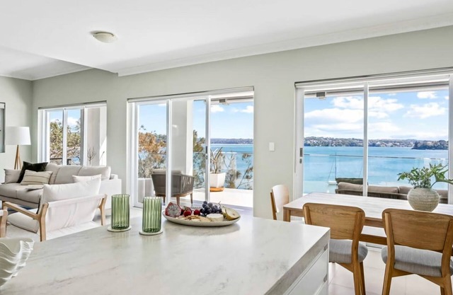 Ocean Front Luxury The Lambeth Walk