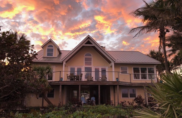 Ocean Front. Plage privée, 5 BR, 3 1/2 Bath, grill LOCATION PAR MOIS SEULEMENT