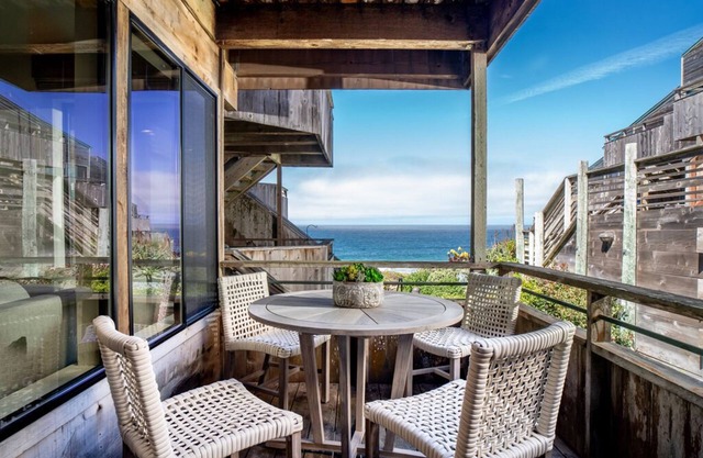 Ocean Harbor 130 - Monterey Condo - Surf Sounds