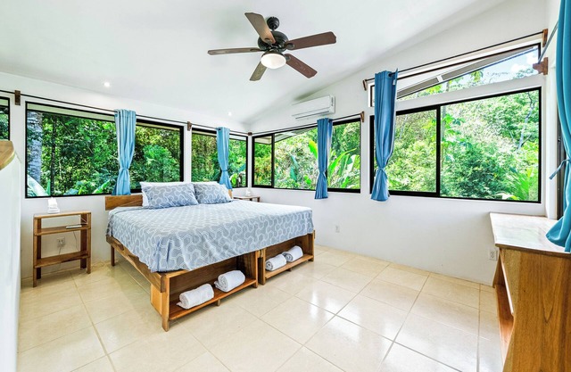 Charming, modern house in Pavones with AC, WiFi, ocean view from bedroom.