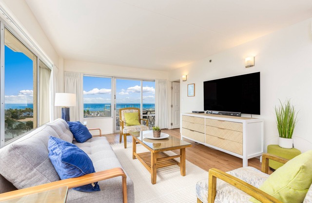 Ocean-Lagoon & Fireworks Views at the Ilikai Hotel w/Spectacular Amenities
