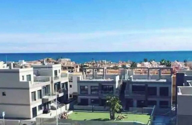 Ocean Paradise w/ stunning views and close 2 Beach