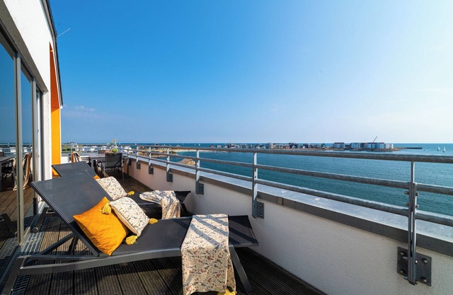 "Ocean Queen" Baltic Sea vacation with 3 minutes walk to the beach, fireplace and sea view