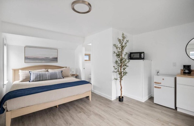 Ocean Rogue Inn Unit 9