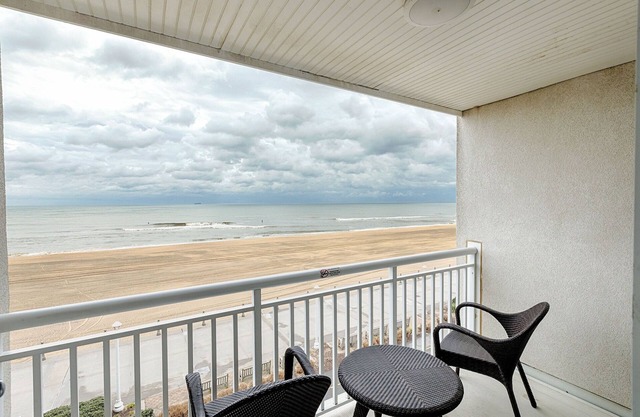Ocean Sands Resort Oceanfront condo with Oceanfront Balcony!