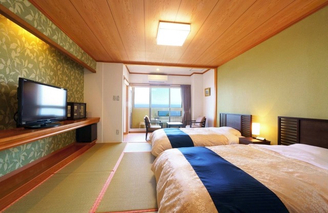 Ocean sideJapaneseWestern room with semiopena / Beppu Ōita