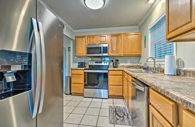 NEW! Ocean Springs Getaway - Walk to Beach & Dtwn!