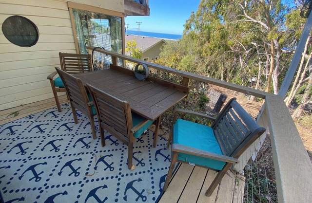 Ocean View, 2 King Bedrooms, Hot Tub, lots of outdoor space, 7 decks...