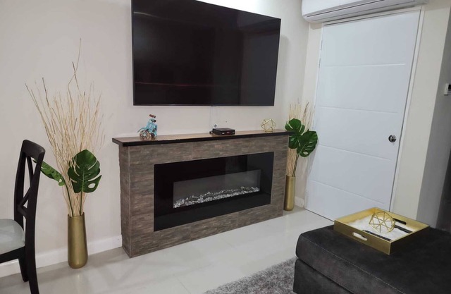 Ocean view 2bd 2br luxury apartment, with pool and private beach access.