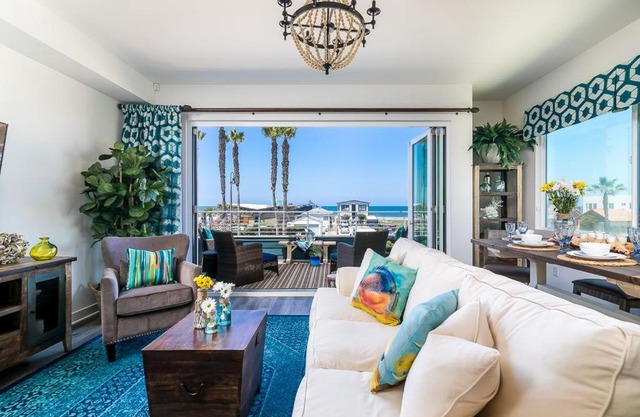 Ocean View 3 Bedrooms Condo, just steps from the park, pier & water!