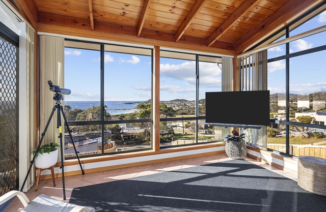 Ocean View Beach House - Pet Friendly!