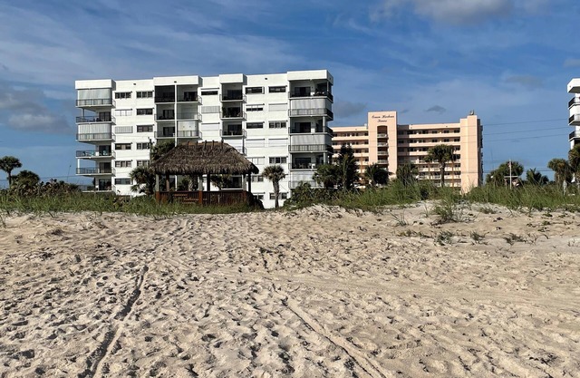 Ocean View Condo Steps to ocean Hutchinson Island FL Treasure Coast