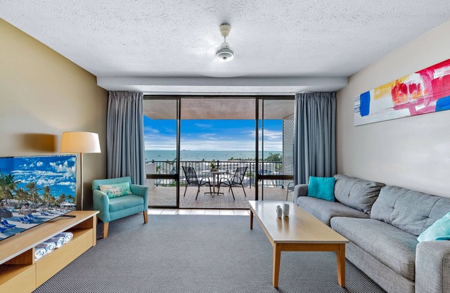 Ocean view family friendly walking distance to town WI-FI