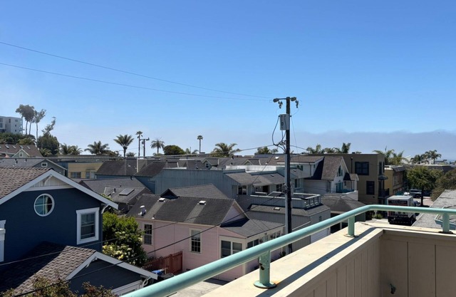 Capitola Beach Bliss - Ocean Views, Pet-Friendly, Steps to Beach