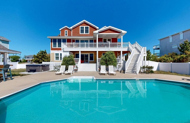Ocean view home, steps to beach with private pool/hot tub & cabana - dogs OK