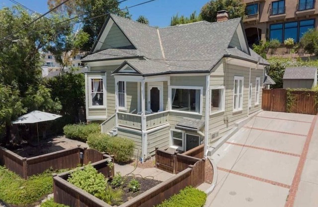 Ocean View Home w/Sauna, Gym, Bikes + More