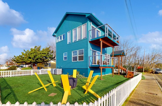 Ocean-view home with high-speed WiFi, W/D, grill & balconies - walk to beach