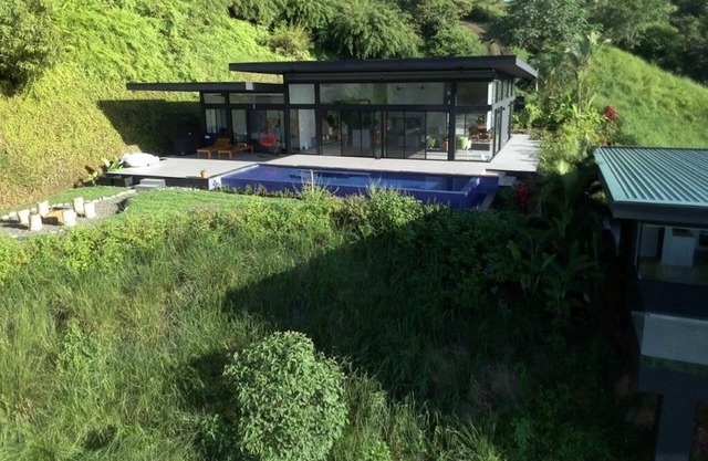 Ocean view jungle surf house with 3 casitas, 7 bdrms with AC near Manuel Antonio