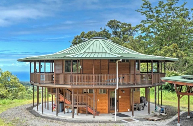 Ocean View Mountain Home by Akaka Falls