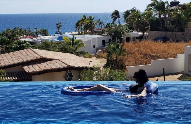 🌊🏖️🌴☀️Ocean Views + 2 Pools + Free Shuttle + Snacks! Family Fun Starts Here