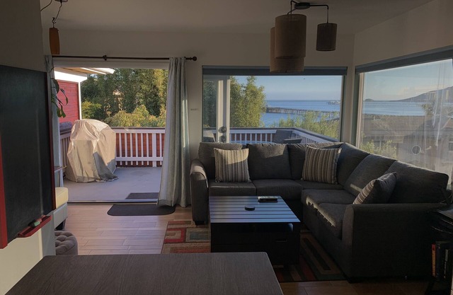 VUE D'OCÉAN! 2BED / BATH BEACH PLAT 1 BLOC À LA PLAGE.(Complexe sensible au bruit)