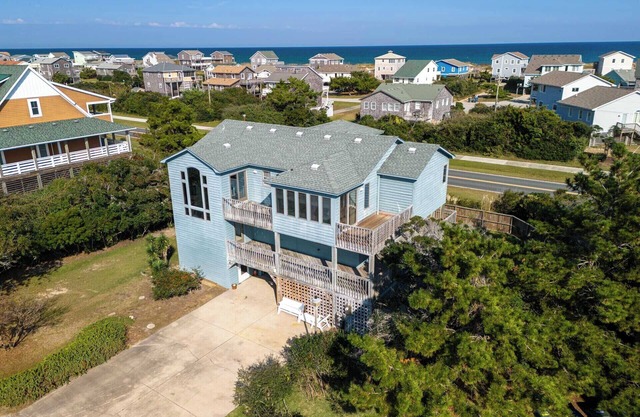 OCEAN VIEWS-DOG FRIENDLY- PRIVATE POOL - HOT TUB - 2 MINUTE WALK TO BEACH