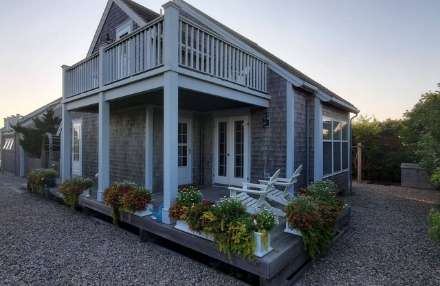 VUE SUR L'OCEAN !! Immaculate Quintessential Nantucket Beach Cottage - RÉSERVER MAINTENANT !!!!