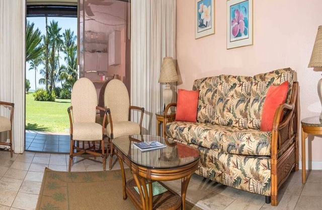 Ocean Views W/Ground Lanai and Fans-Molokai Shores