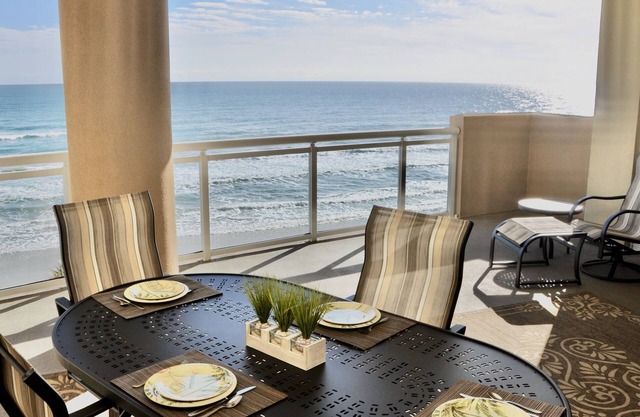 TARIF SPÉCIAL Oct / Nov Piscine Rehab Direct Unit 406 face à la mer immense balcon privé