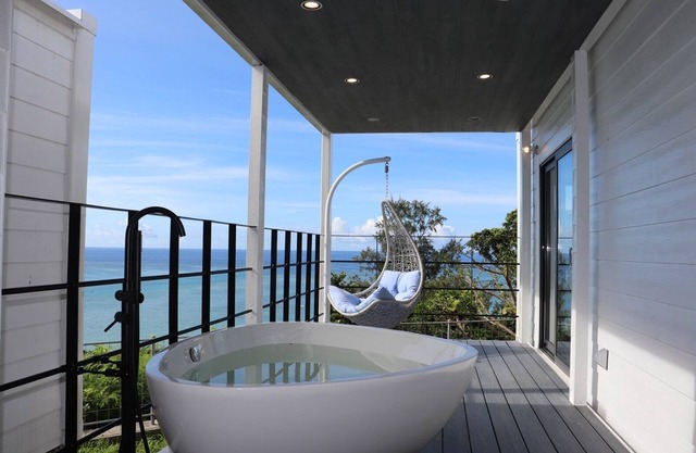 Ocean Window Room / Nanjo Okinawa