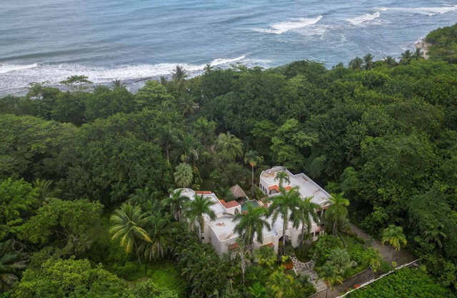 Villa Oceana ~ Front de mer ~ 4 chambres / 4. 5 salles de bain ~ Piscine & Jacuzzi uniques ~ Luxe
