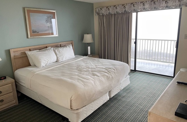 Oceanfront, 3 bdrms for Memorial Day Week!!