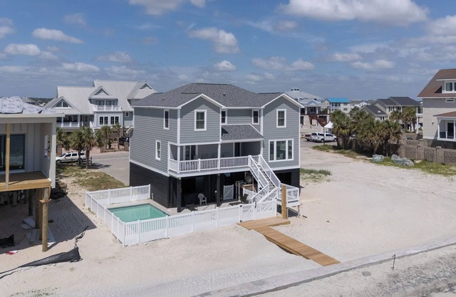 Oceanfront 7 BR Beach House with Private Pool! - Seas The Day
