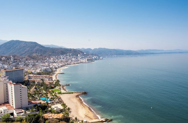 Oceanfront Apt - Majestic views - Close to Malecon