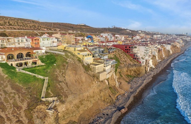 Oceanfront Bliss in Playas de Rosarito 4BR Villa w/Wi-Fi, A/C & Stunning Views