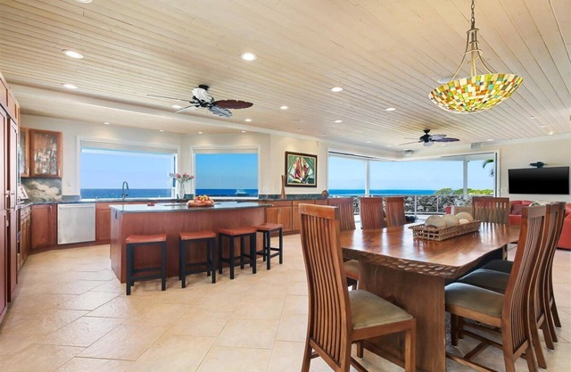 Maison de plage de luxe avec piscine privée et climatisation. Marchez jusqu'à la ville de Kona. Offres spéciales de mai!
