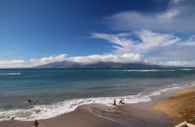 Oceanfront/Beachfront 1200 sq ft 1 bed-2 bath condo