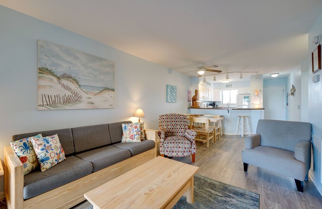 NOUVEAU Oceanfront Carolina Beach Condo avec piscine et vues