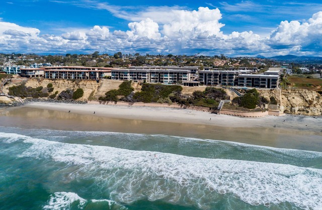 Oceanfront Del Mar Beach Club, Condo côté piscine 2 lits / 2 salles de bain