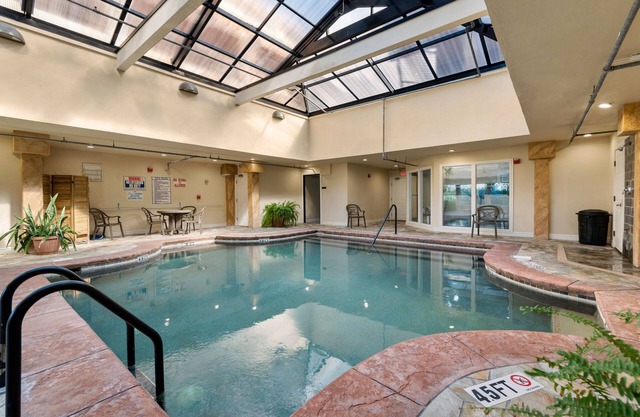 Oceanfront Condo! Indoor Pool & Hot Tub! Kill Devil Hills, NC